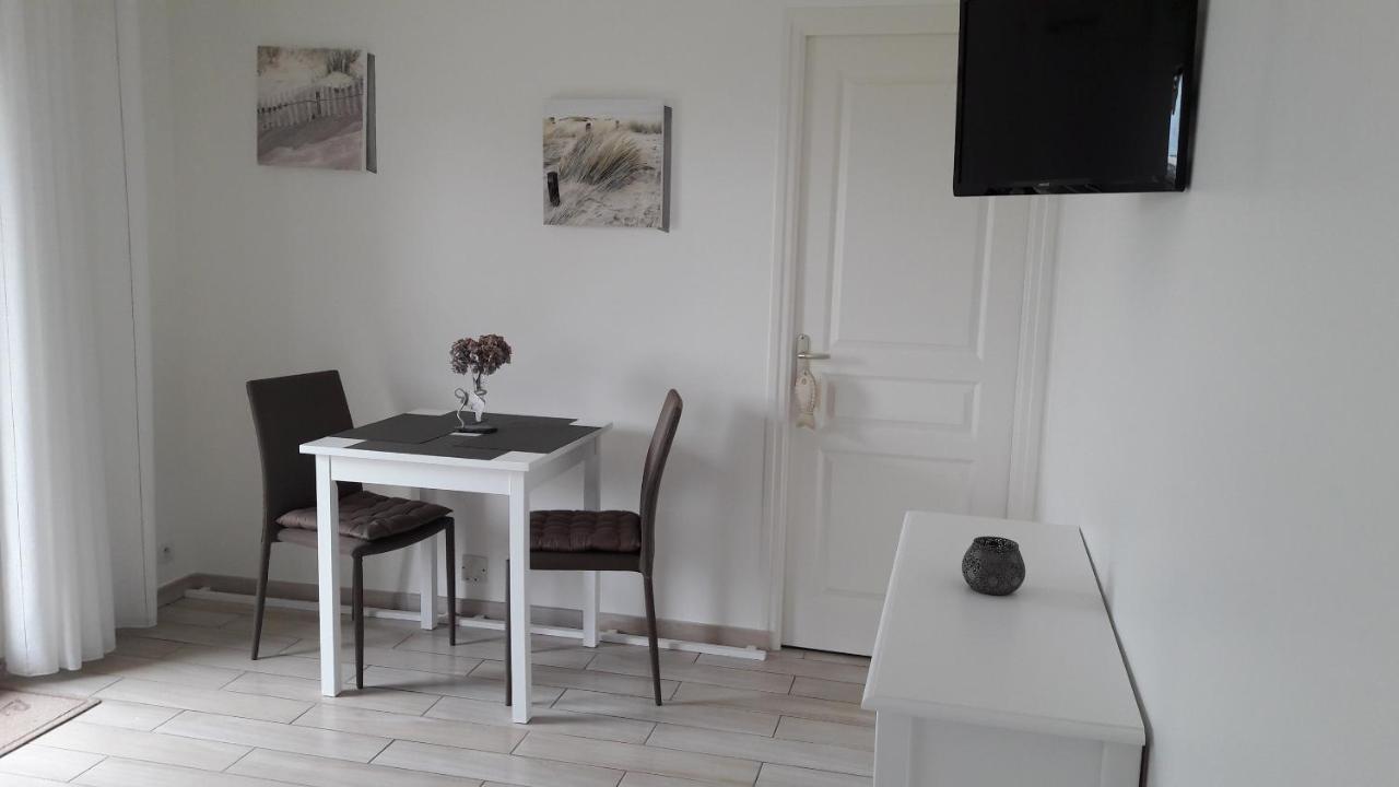 Les Sables Bed and Breakfast Santec Buitenkant foto