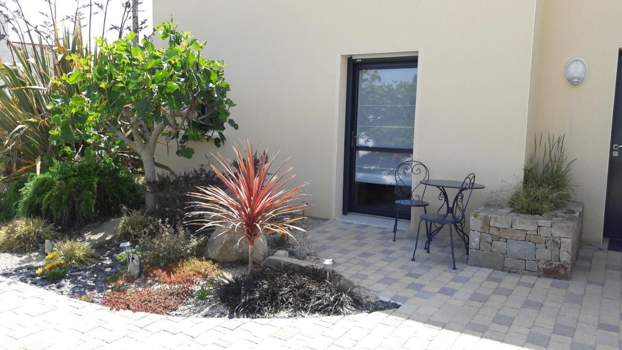 Les Sables Bed and Breakfast Santec Buitenkant foto